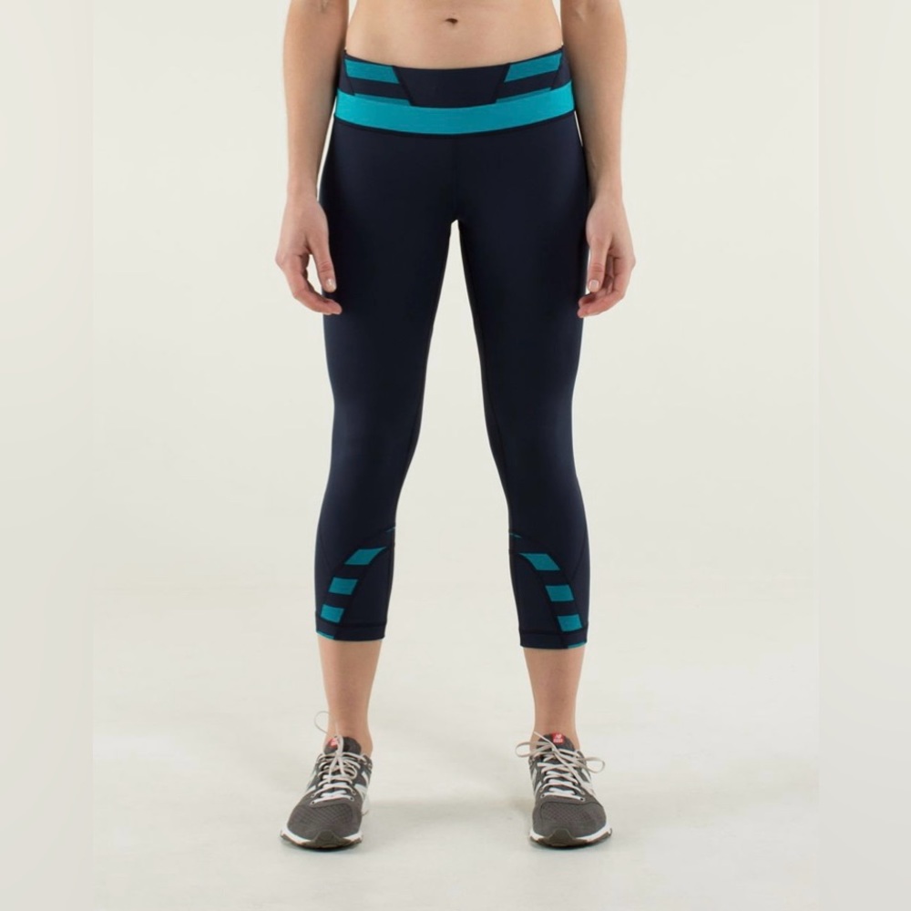 LULULEMON INKWELL/QUILT WINTER RUN:INSPIRE CROP II